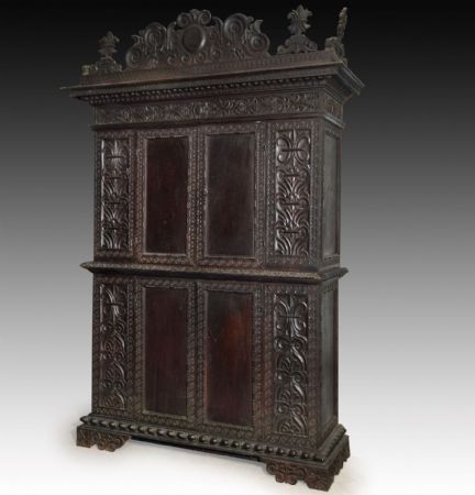 Important Farnese two-body cabinet from Emilia, Parma, 17th century