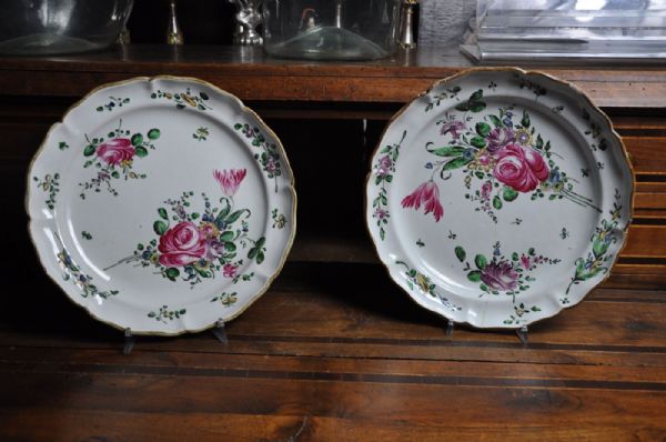 Couple dishes Pesaro Sec. XVIII decoration Rose