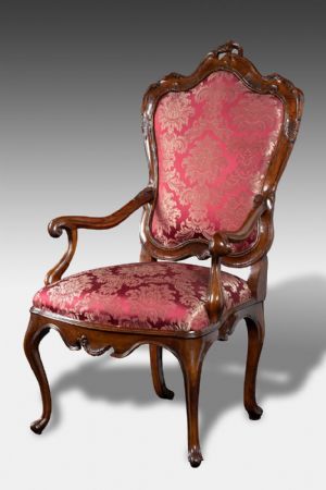 Fauteuil en noyer, Venise, XVIIIe siècle