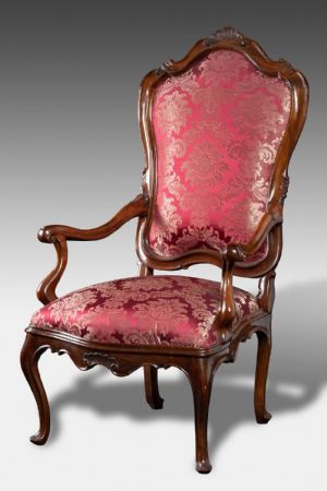 Elegant Venetian armchair, 18th century.