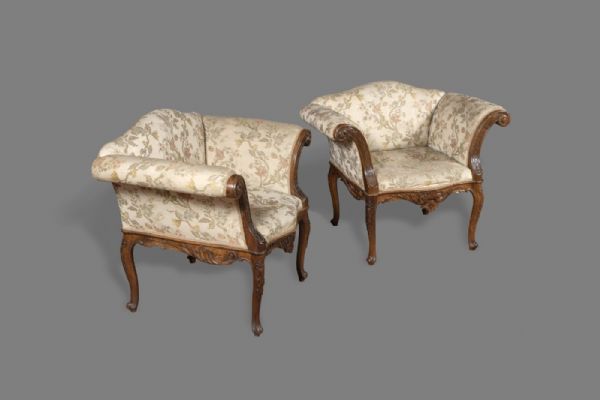 Elegante e raro par de poltronas, Lombardia séc. XVIII