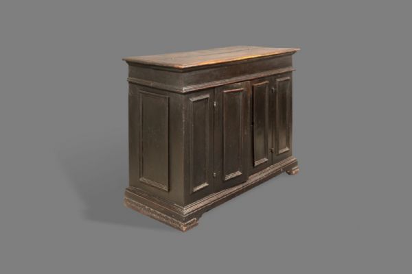 Rara credenza emiliana sec. XVII