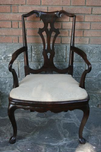 Fauteuil en noyer Louis XV Venise