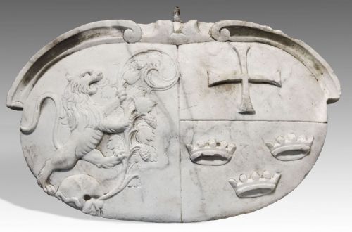 Stemma ovale recante croce templare