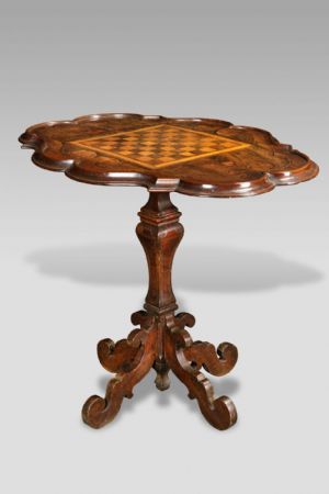 Elegante tavolino da centro Emilia, Marche sec. XVIII
